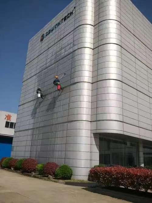 La mejor solución para limpiar paneles Alucobond: Guía profesional