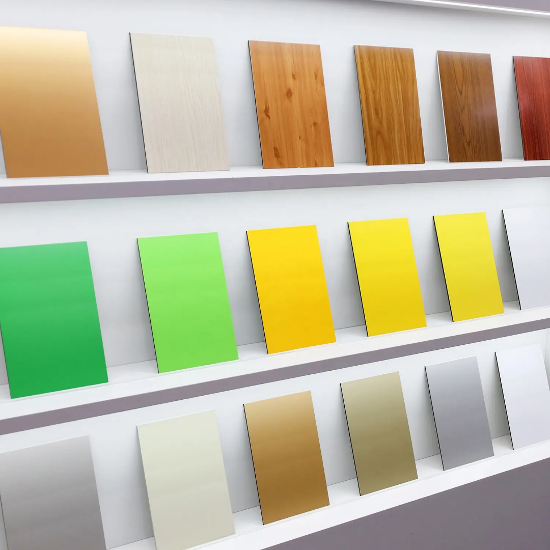 Logrando Apariencias Realistas en Madera, Piedra y Metal con Panel Compuesto de Aluminio (ACP)