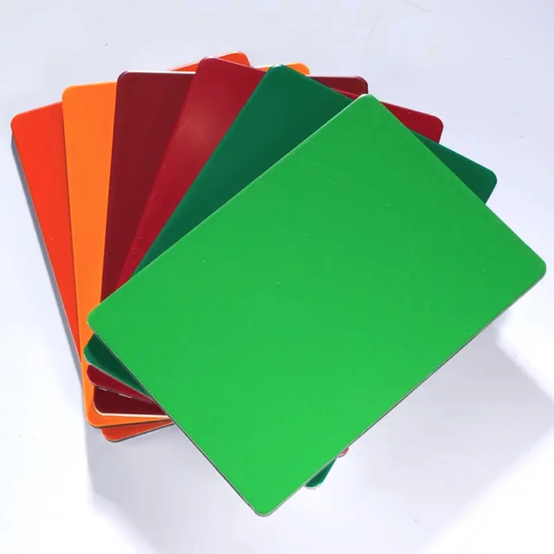 Diseño Biofílico con Paneles Compuestos de Aluminio (ACP)