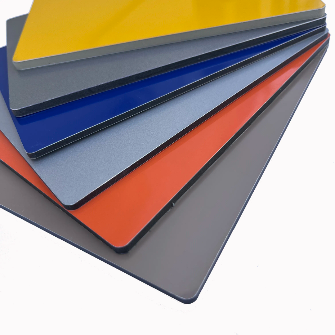 Paneles compuestos de aluminio para camuflar instalaciones y conductos de ventilación antiestéticos