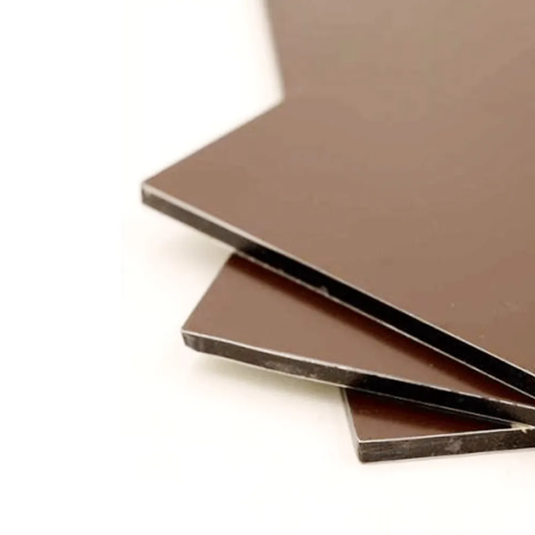 La ciencia detrás de los recubrimientos de PVDF y PE en paneles compuestos de aluminio