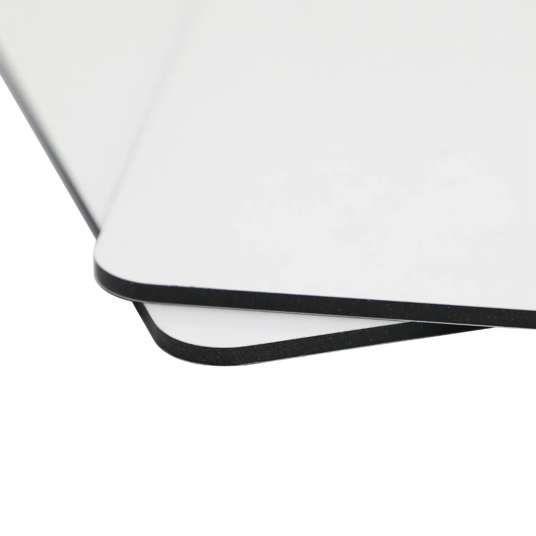 El papel de las pruebas de densidad de humo en la seguridad de los paneles compuestos de aluminio